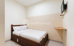 Nipa Guest House Near Universitas Widyagama Mitra Reddoorz